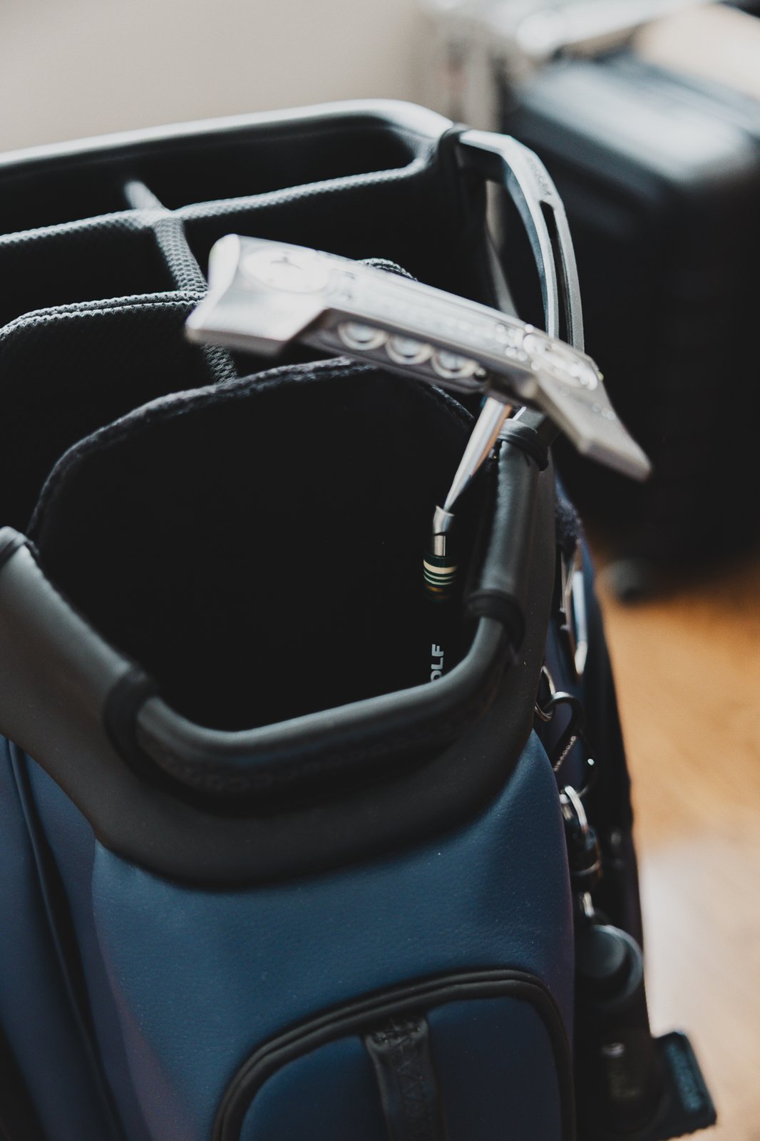 Custom bag with putter